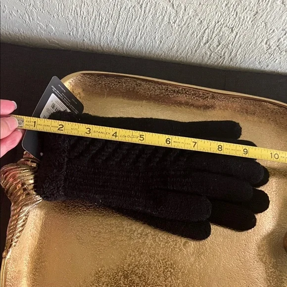 #1268**Kathy Ireland Black Textured Gloves - Picture 3 of 8